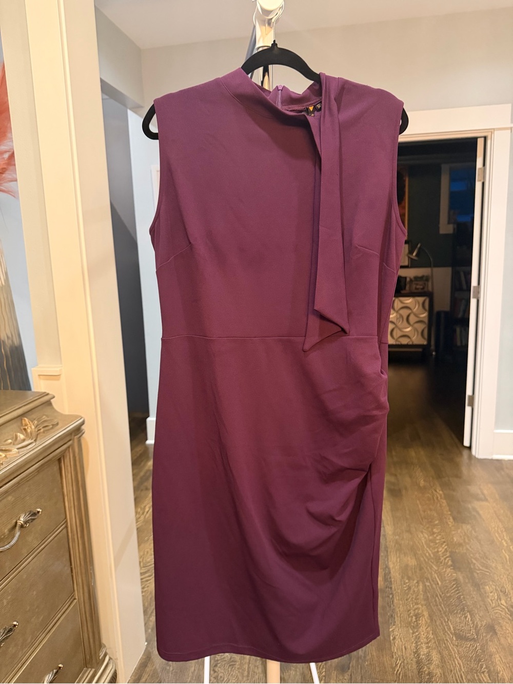 Miusol Sleeveless Tie-Neck Midi Dress in Plum